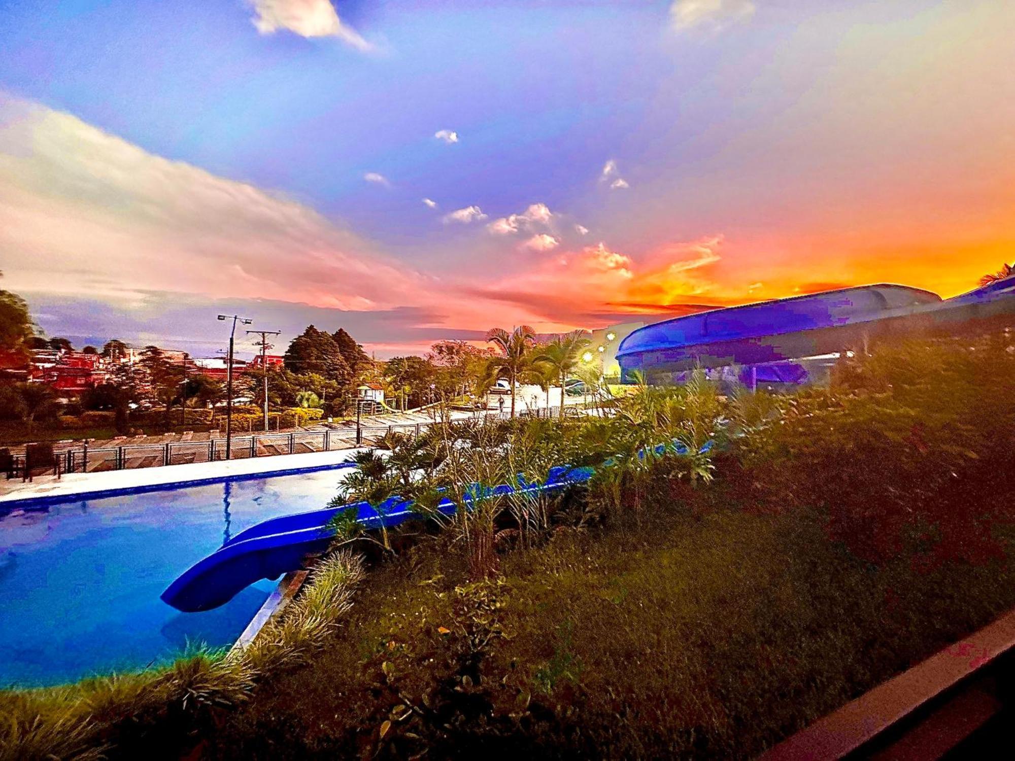 Apartamento Privado Vacacional A 5M Del Aeropuerto, 20 Minutos Del Parque Del Cafe Y Centro De Armenia Con 4 Piscinas, 3 Jacuzzi, Sauna By Molca Xperiences 3H Dış mekan fotoğraf