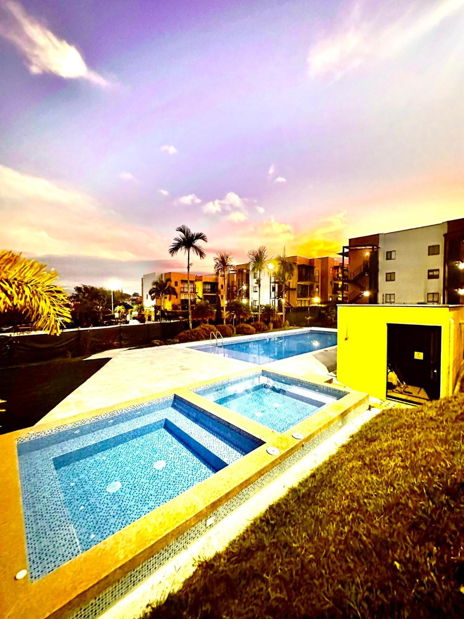 Apartamento Privado Vacacional A 5M Del Aeropuerto, 20 Minutos Del Parque Del Cafe Y Centro De Armenia Con 4 Piscinas, 3 Jacuzzi, Sauna By Molca Xperiences 3H Dış mekan fotoğraf